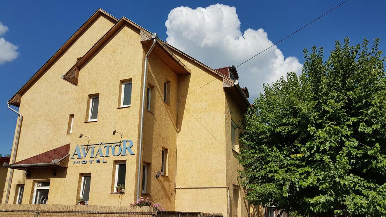 Aviator Motel Eger Exterior foto